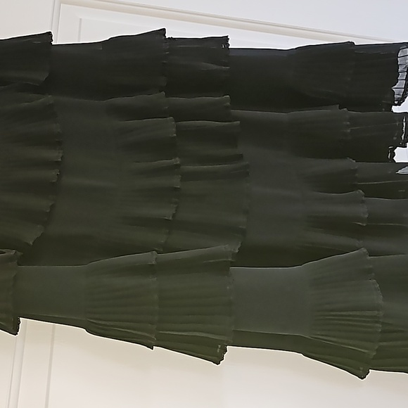 Express Frill Skirt - Picture 2 of 8